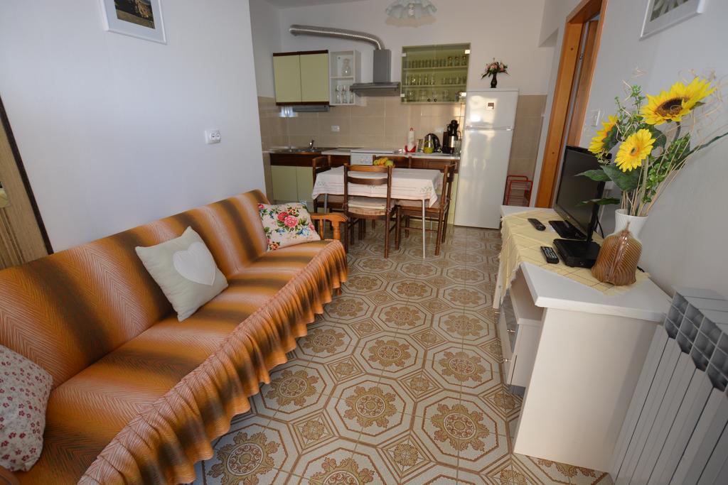 Apartment Nadica Punat Bagian luar foto