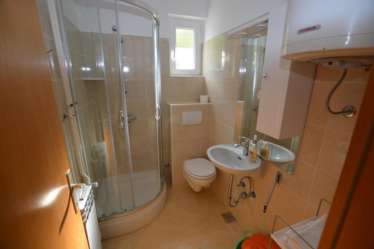 Apartment Nadica Punat Bagian luar foto